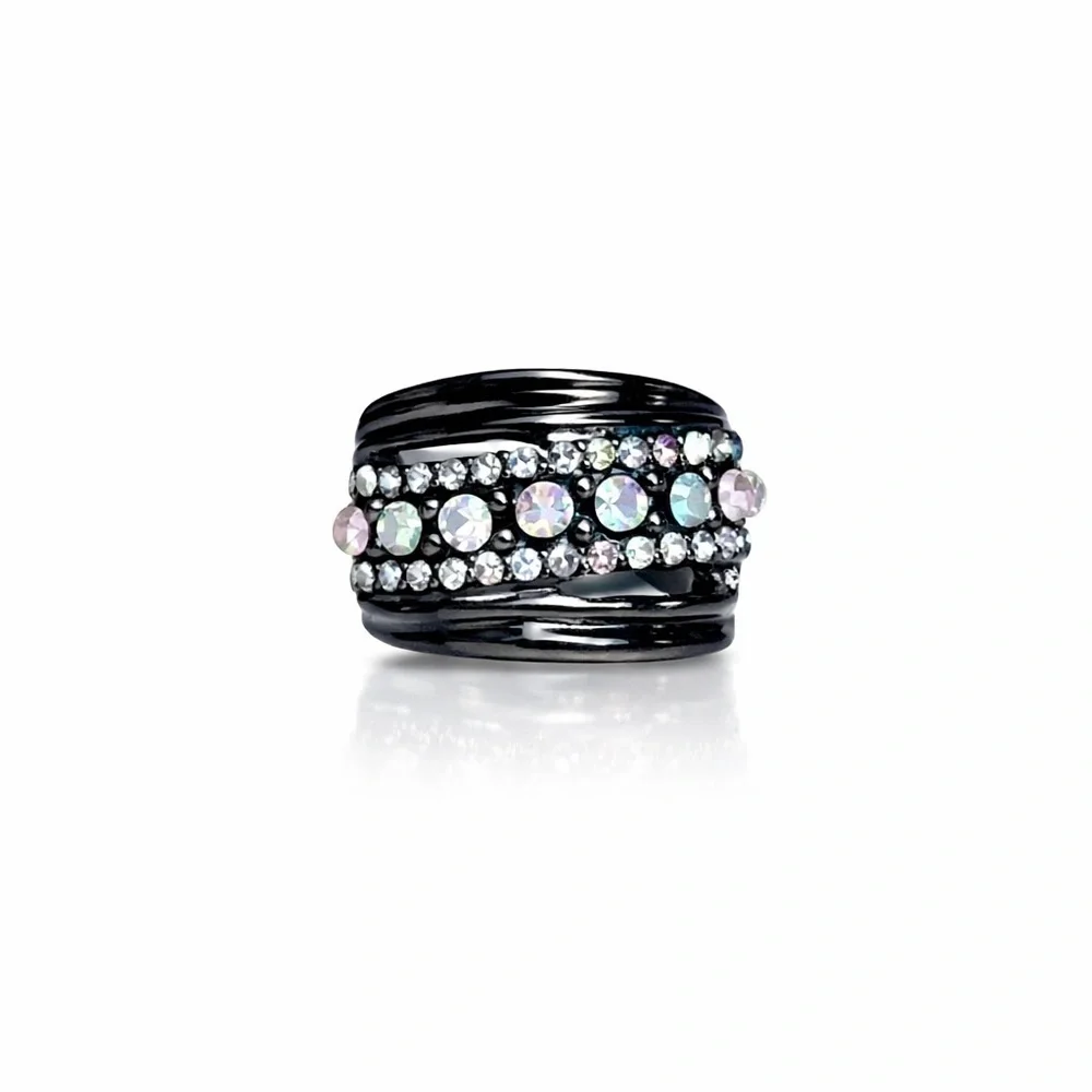 ⚜️ Elegant Black and Silver Crystal Ring